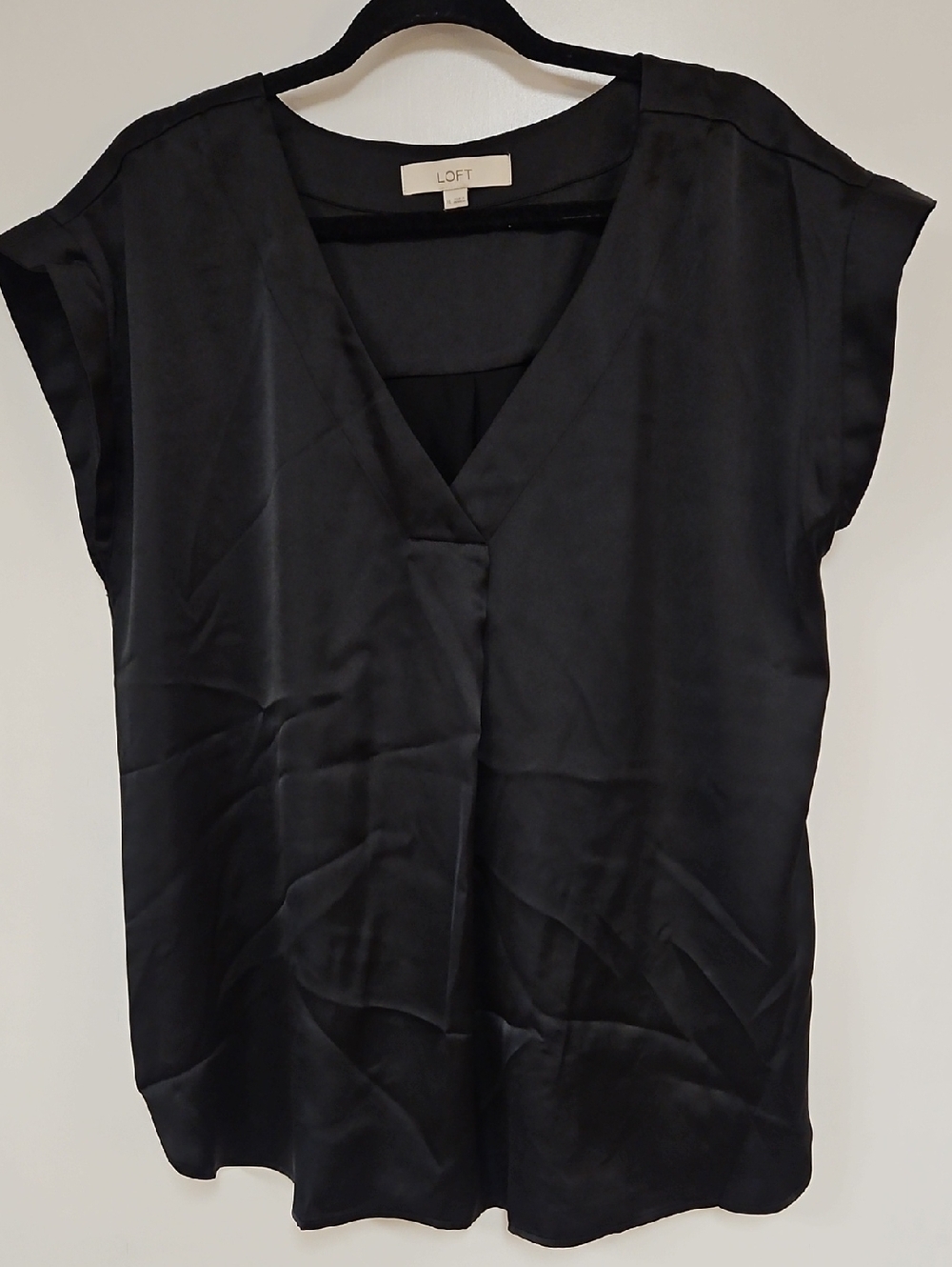 LOFT Black V-Neck Cap Sleeve Blouse